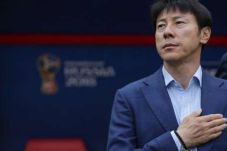 Shin Tae-yong Didampingi...