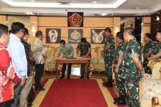 TNI dan PT Freeport...