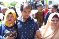 1 Masih Disandera, 2...