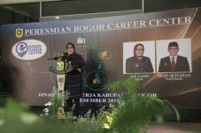 Resmikan BCC, Kabupaten...