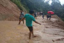 Jalan Nasional Sungaipenuh-Tapan...