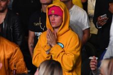 Justin Bieber Umumkan...