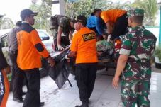 Ditelan Ombak Besar,...