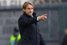 Pecat Motta, Genoa Pilih...