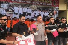 Gunakan SUV Mewah, Kawanan...