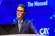 Mossad Jadikan Iran...