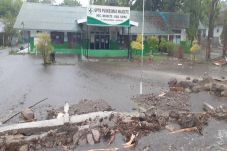Pagar Puskesmas di Sikka...