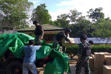 Pasukan Kostrad Sita...