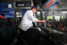 Pantau Arus Balik Nataru,...
