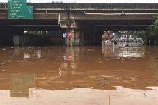Bekasi Dikepung Banjir,...