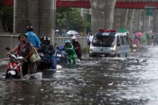 Hari Kedua Banjir Jakarta,...