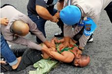 Nekat Masuk ke Mako...