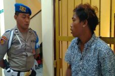 Tukang Es Teler Jaminkan...