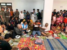 Kunjungi Dapur Umum...