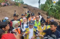 Buka Akses Daerah Terisolir...
