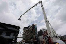Ribuan Gedung Lantai...