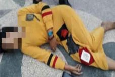 ABG Terkapar di Taman...