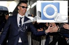 Ronaldo Pakai iPod Jadul,...
