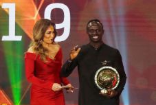 Sadio Mane Dinobatkan...