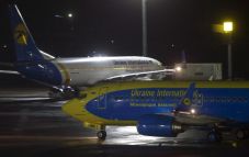 Pesawat Ukraina dengan...
