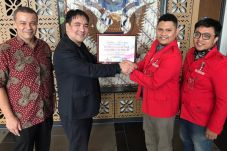 Krisis Timur Tengah,...