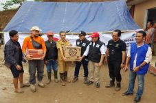 Pertamina Salurkan Bantuan...