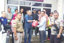 Warga Sentul City Serahkan...