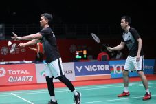 China Amankan Dua Gelar,...