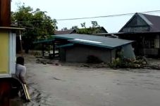 Viral, Rumah Warga Hanyut...