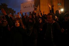 Demonstran Iran Kembali...