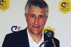 Fans Cruyff Dukung Setien,...