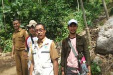 Dampak Longsor dan Banjir,...