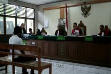 Selundupkan Sabu dalam...
