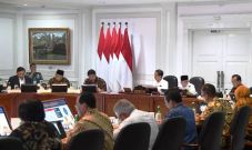 Presiden Jokowi Targetkan...
