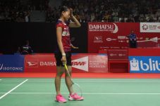 Fitriani Tersingkir,...