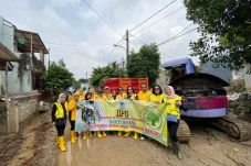 Bantu Warga Terdampak...