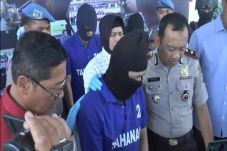 Pria Ini Tega Jual Tunangannya...
