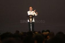 Jokowi Minta DPR Selesaikan...