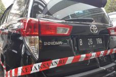 Geledah Rumah Tersangka...