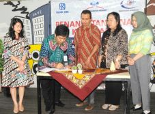 Jual Saham Lewat IPO,...