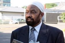 Putra Kristolog Ahmed...