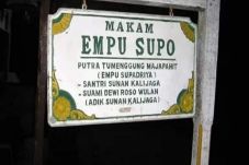 Empu Kesayangan Sunan...