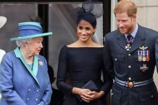 Ratu Elizabeth: Harry...