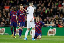 Gelandang Barcelona...