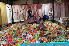 Hanya di Jakarta Aquarium!...