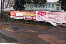 Warga: Mal Layanan Publik...