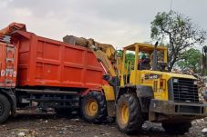 Tumpukan Sampah Sisa...