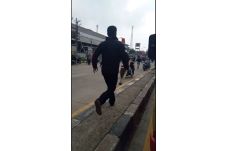 Bentrok Dua Kelompok...