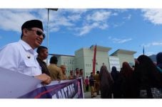 Bupati Hamim Pou Sambut...