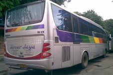 Dihajar Bus Sinar Jaya,...